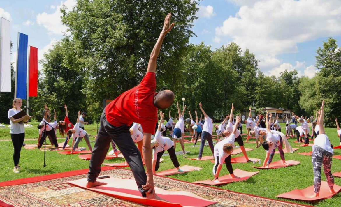 Moscow Celebrates International Yoga Day
