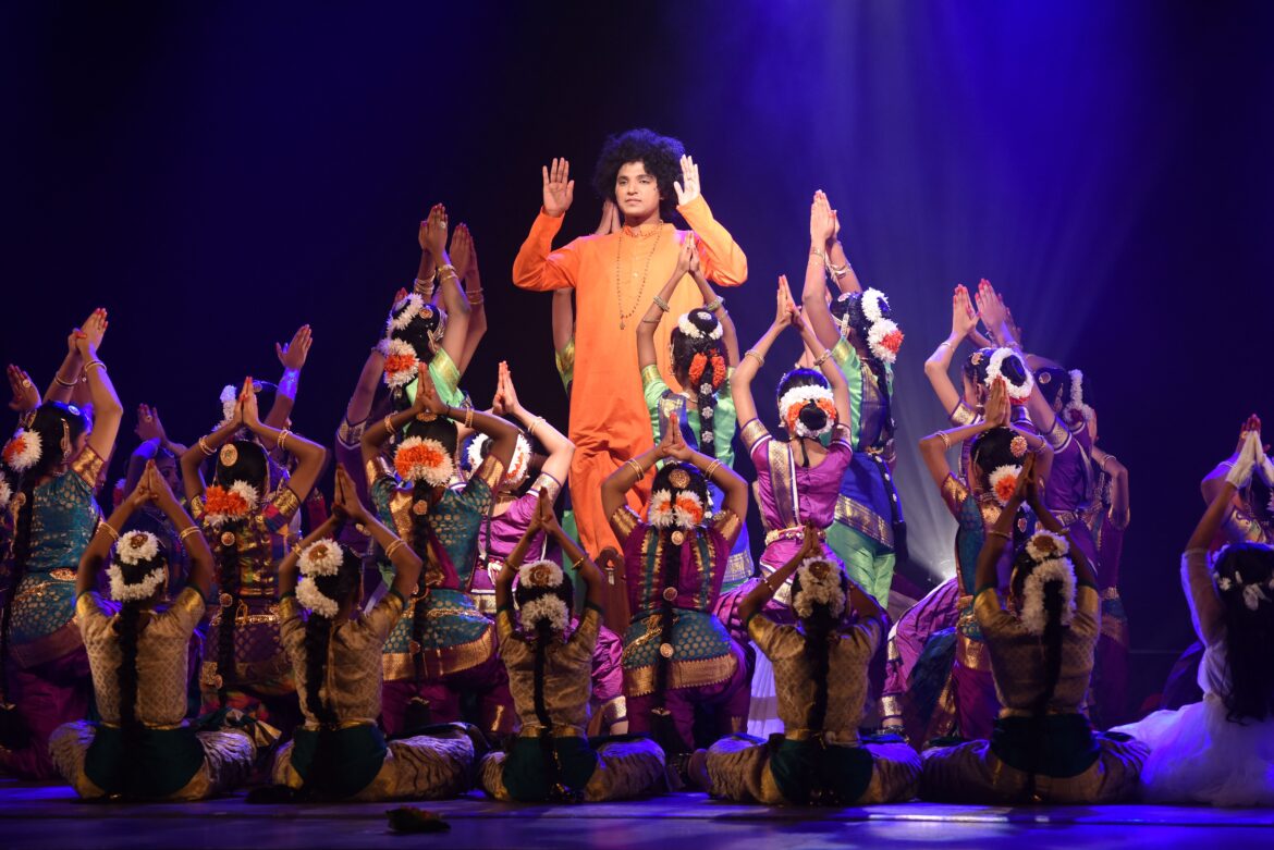 Kartik Fine Arts presented the Premier Show of Namaargam Dance Company’s ‘Satya Sai Satcharitra’, a Classical Dancer