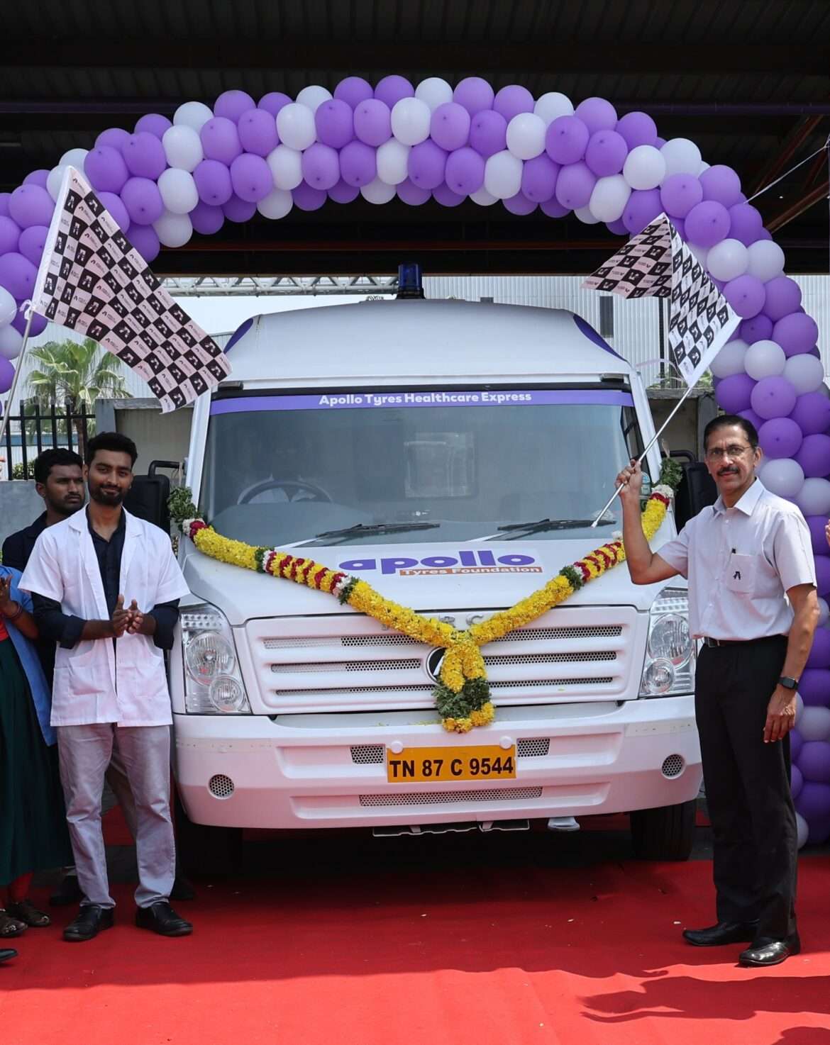 Apollo Tyres flags off Mobile Medical Unit for health check of truckers