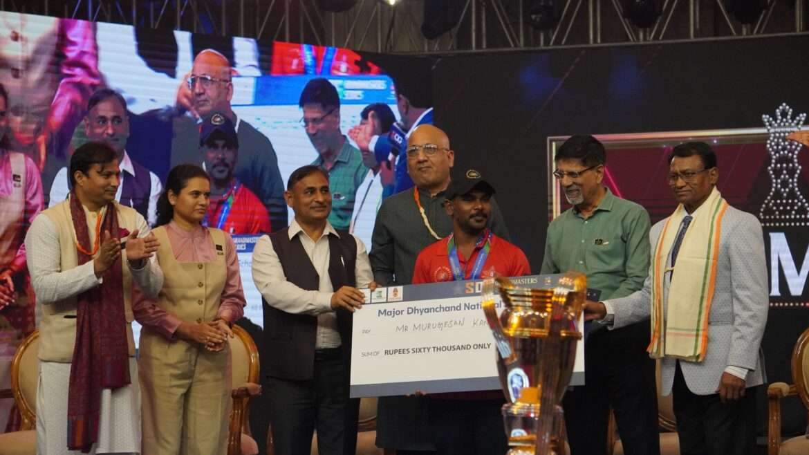 SRM Institute of Hotel Management Sets New World Record with 1993 Baked Methu Vada Sambhar Creations