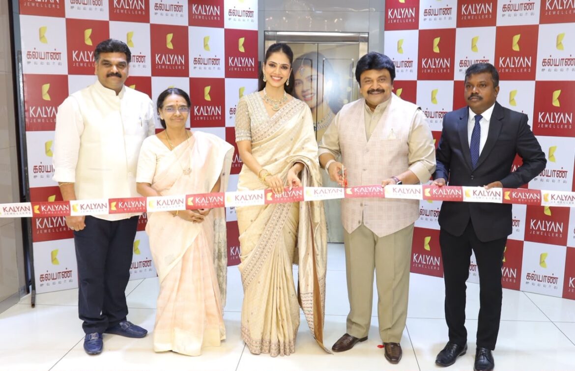Ilaya Thilagam Prabhu Ganesan and Malavika Mohanan Unveil New Kalyan Jewellers Showroom in Chennai